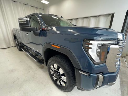 New 2026 GMC Sierra 2500 Denali AWD/4WD image 3