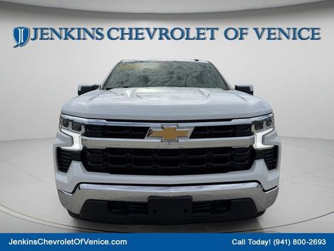 Used 2022 Chevrolet Silverado 1500 LT w/ Z71 Off-Road Package AWD/4WD image 10