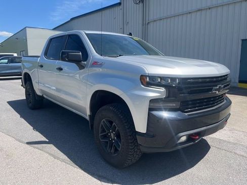 Used 2021 Chevrolet Silverado 1500 LT Trail Boss w/ LPO, Dark Essentials Package AWD/4WD image 3