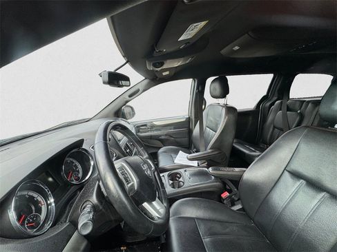 Used 2018 Dodge Grand Caravan GT image 6