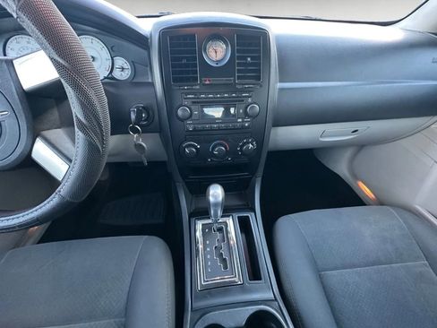 Used 2007 Chrysler 300 image 11