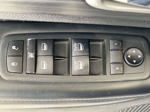 Used 2020 Jeep Grand Cherokee Altitude AWD/4WD image 15