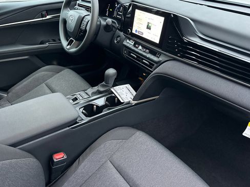 Used 2026 Toyota Camry LE image 15