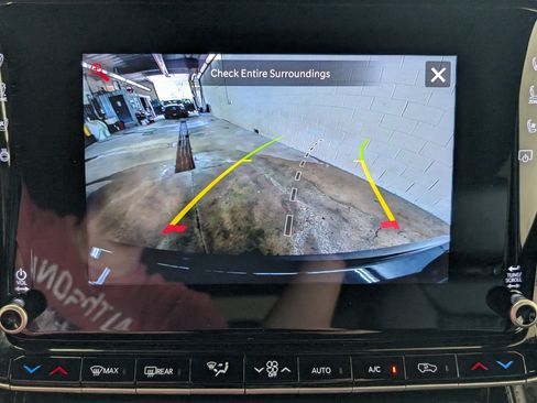 Used 2023 Jeep Wagoneer Series III w/ Preferred Equipment Group AWD/4WD image 21