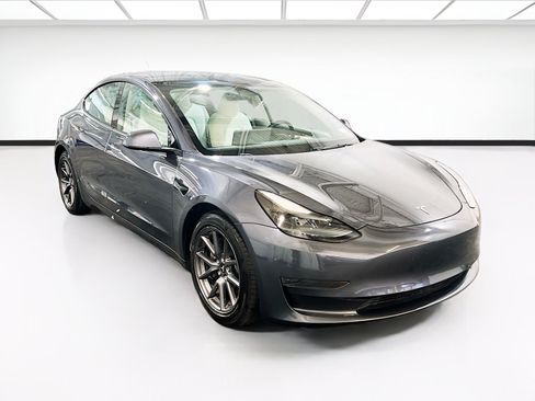 Used 2023 Tesla Model 3 Standard Range RWD image 3