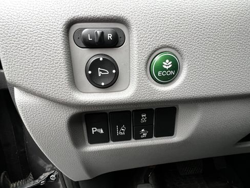 Used 2017 Honda Pilot Touring image 15