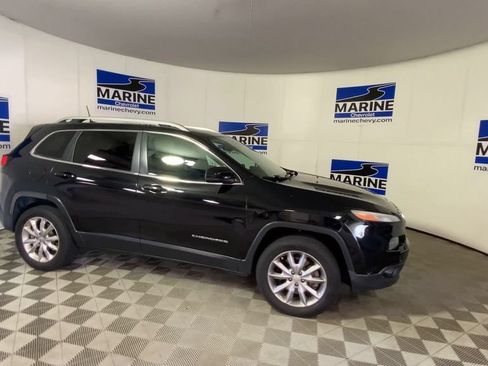 Used 2018 Jeep Cherokee Limited AWD/4WD image 3