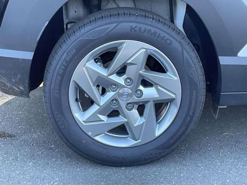 Used 2025 Hyundai Kona SE FWD image 7
