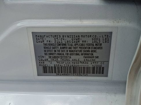 Used 2025 Nissan Sentra SR w/ SR Premium Package FWD image 25