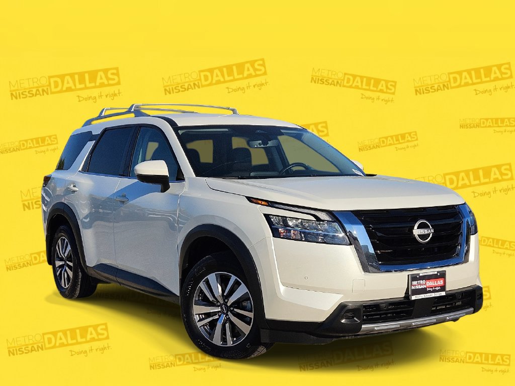 Certified 2024 Nissan Pathfinder SL FWD image 1