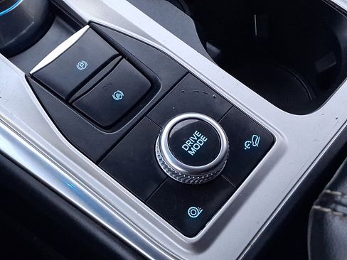 Used 2022 Ford Explorer Limited image 24