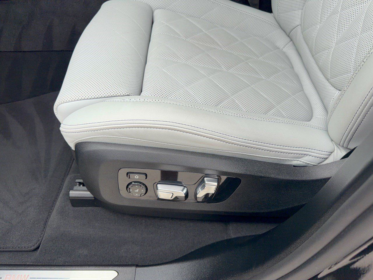 Used 2026 BMW X5 sDrive40i RWD image 16