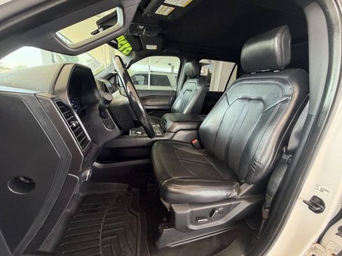 Used 2019 Ford Expedition Limited w/ Equipment Group 301A AWD/4WD image 12