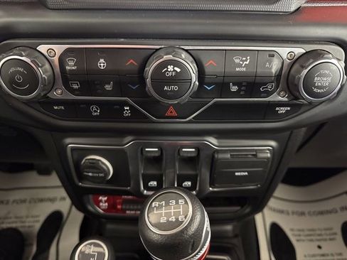 Used 2021 Jeep Wrangler Rubicon AWD/4WD image 16