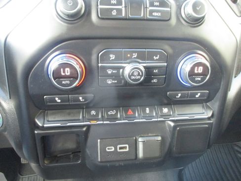 Used 2019 Chevrolet Silverado 1500 LT w/ Texas Edition image 13