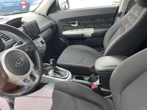 Used 2012 Kia Soul + w/ Audio Pkg image 27