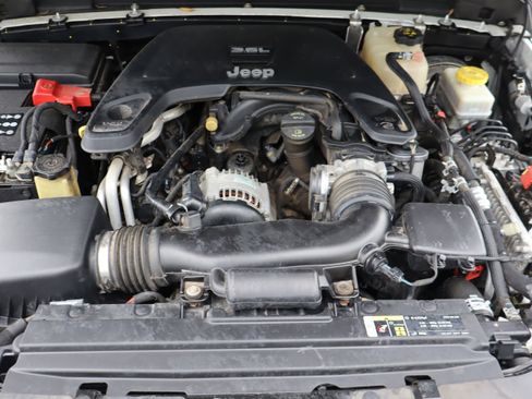 Used 2018 Jeep Wrangler Unlimited Sport S image 43