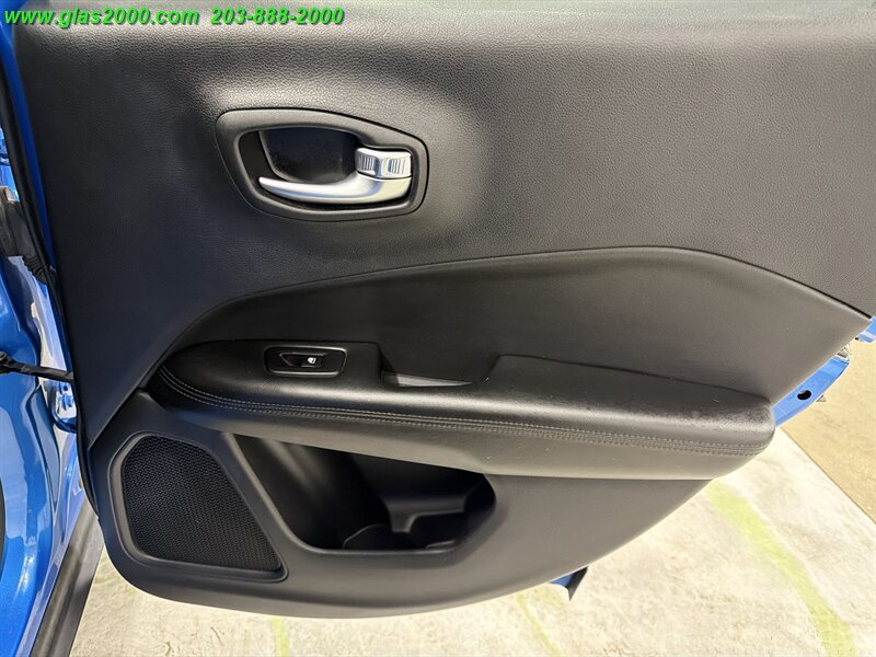 Used 2020 Jeep Compass Latitude AWD/4WD image 29