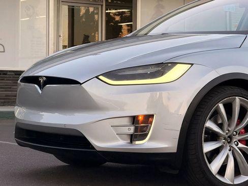 Used 2016 Tesla Model X Performance AWD/4WD image 4