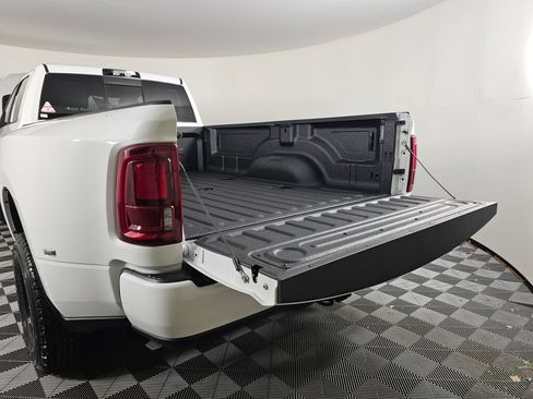 New 2026 RAM 3500 Laramie AWD/4WD image 15