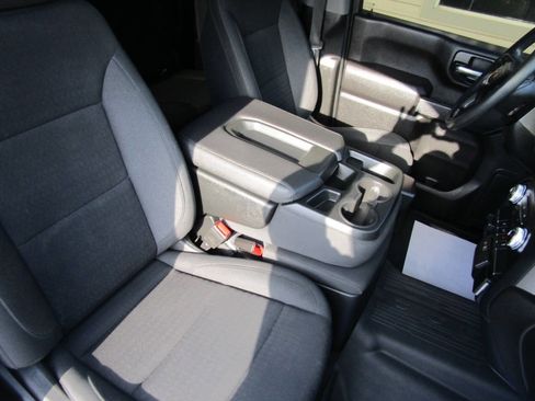 Used 2024 GMC Sierra 2500 Pro w/ Convenience Package image 16