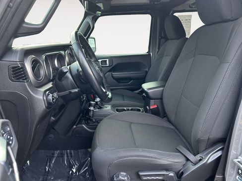 Used 2021 Jeep Gladiator Willys image 15