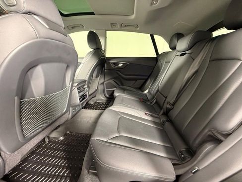 Used 2023 Audi Q8 Premium Plus image 17