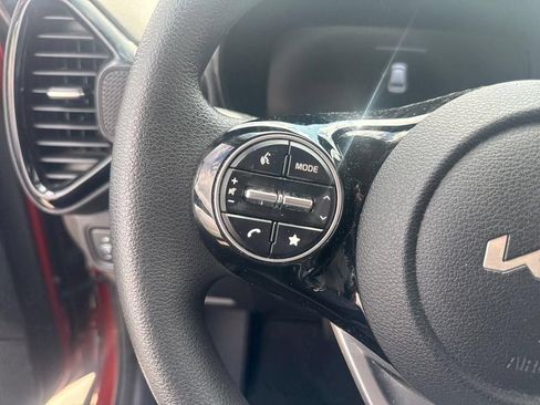 Used 2023 Kia Soul S FWD image 22