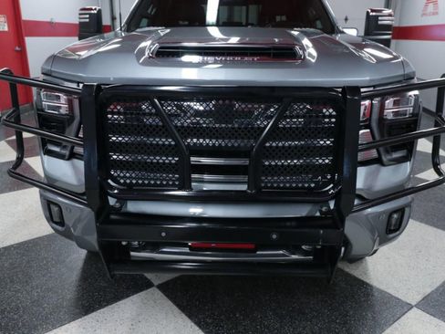 Used 2024 Chevrolet Silverado 2500 High Country w/ High Country Premium Package image 4