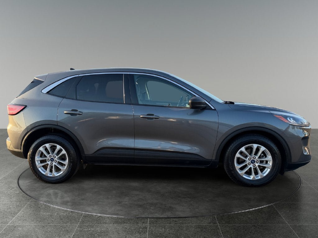 Used 2022 Ford Escape SE FWD image 10