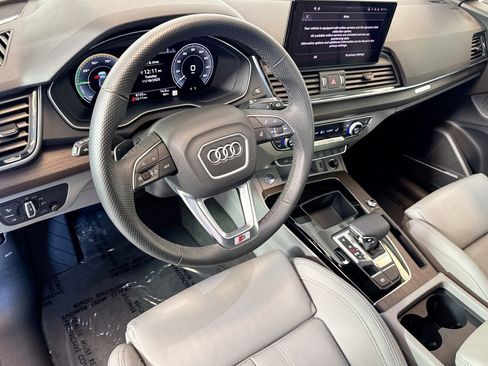 Used 2025 Audi Q5 e Premium Plus w/ Premium Plus Package image 9