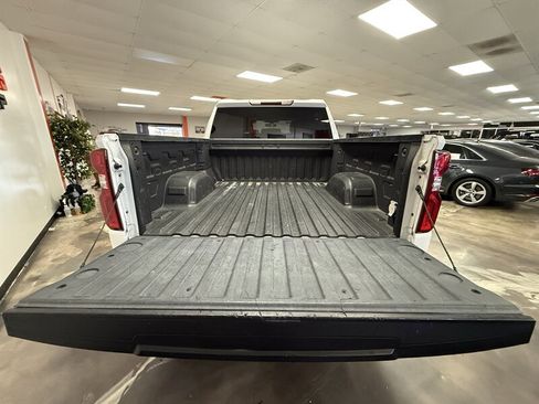 Used 2022 Chevrolet Silverado 1500 Custom image 3
