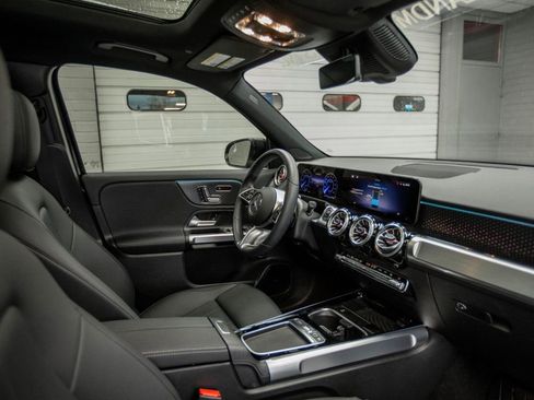 Used 2025 Mercedes-Benz EQB 300 4MATIC image 13