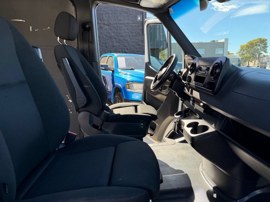 Used 2019 Mercedes-Benz Sprinter 144 image 42