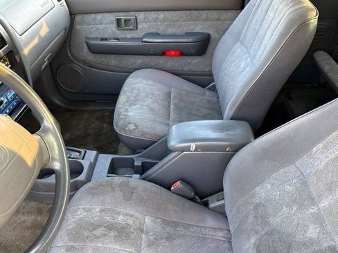 Used 2000 Toyota Tacoma PreRunner RWD image 13