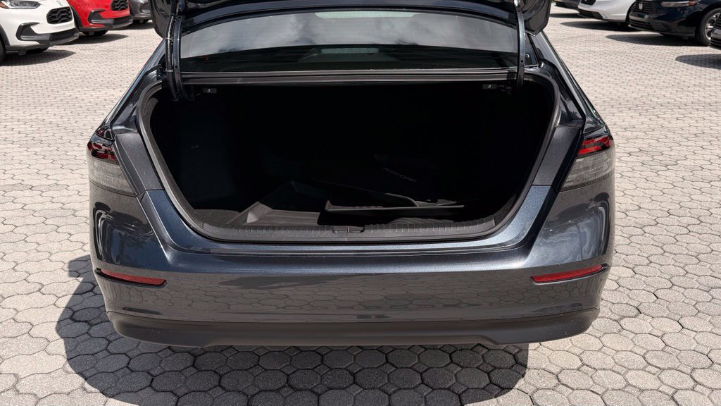 Used 2025 Honda Accord SE image 19