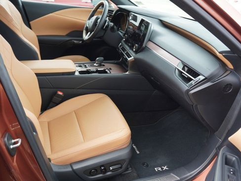 Used 2025 Lexus RX 350 Premium w/ Accessory Package (Z1) image 9