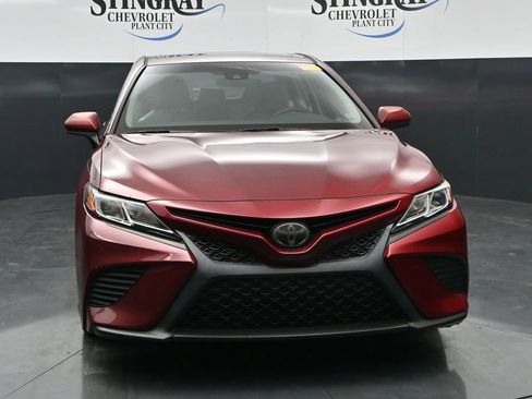 Used 2018 Toyota Camry SE w/ Moonroof Package FWD image 2
