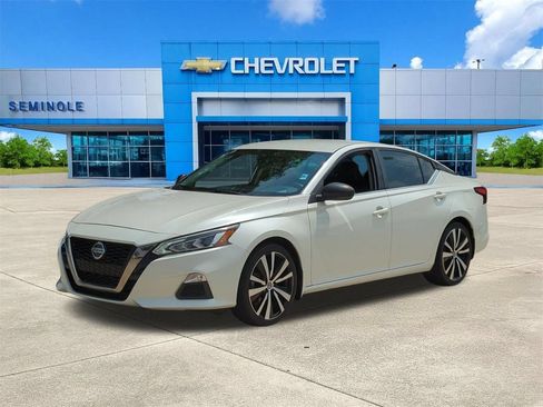 Used 2020 Nissan Altima 2.5 SR FWD image 2
