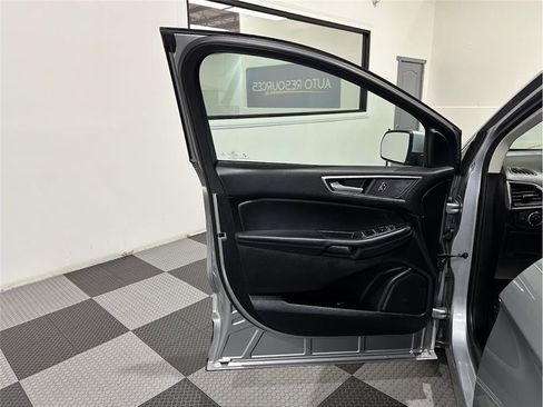 Used 2022 Ford Edge SEL image 13