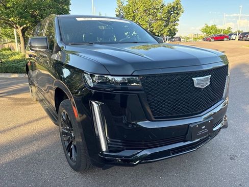 Certified 2023 Cadillac Escalade ESV Sport Platinum w/ LPO, ONYX Package AWD/4WD image 7
