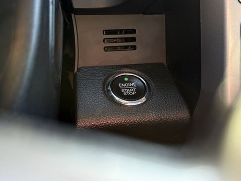 Used 2020 Ford F350 Lariat w/ Lariat Ultimate Package image 4