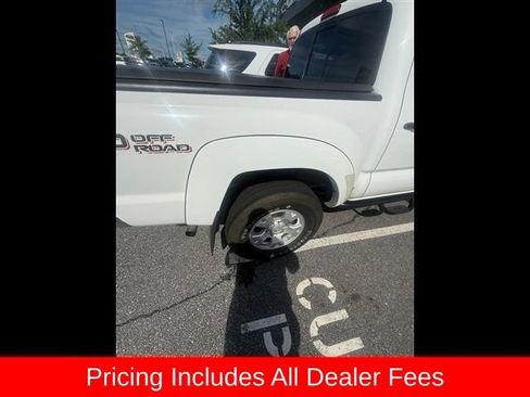 Used 2015 Toyota Tacoma 4x4 Double Cab w/ TRD Off-Road Package image 6