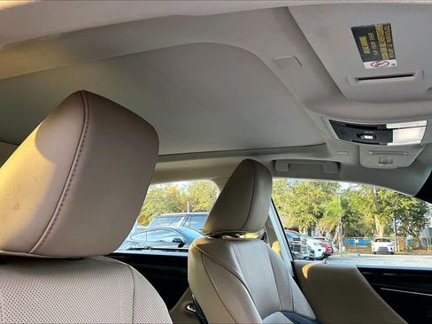 Used 2019 Lexus ES 350 w/ Luxury Package image 13