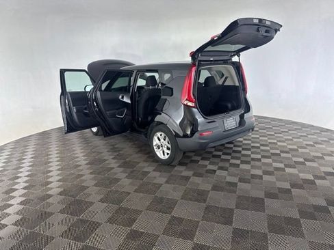 Used 2022 Kia Soul LX w/ Technology Package FWD image 16