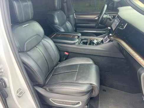 Certified 2022 Jeep Grand Wagoneer Series I AWD/4WD image 12