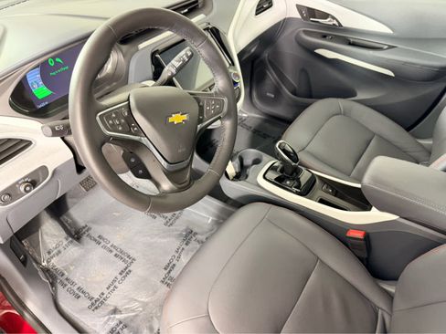 Used 2017 Chevrolet Bolt Premier w/ Driver Confidence II Package image 12