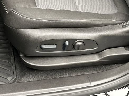 Certified 2024 Chevrolet Blazer LT w/ Convenience Package image 10