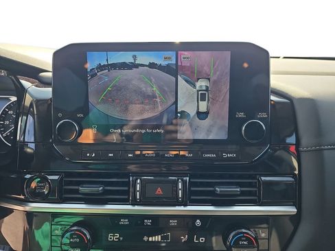 Used 2025 Nissan Pathfinder SL FWD image 23