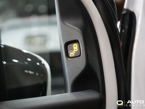 Used 2023 Honda Odyssey Touring image 11